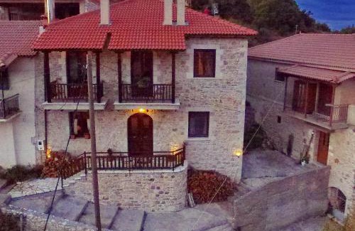 Valtesiniko Maison | Thea Valtessinikou