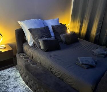 Coignieres Appartement | TheFloor - Hotel Spa