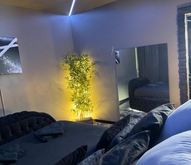 Coignieres Appartement | TheFloor - Hotel Spa