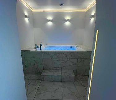 Coignieres Appartement | TheFloor - Hotel Spa