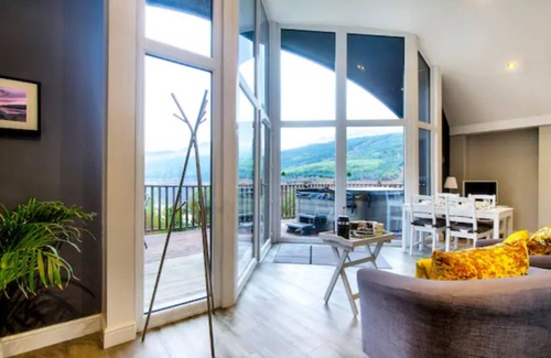 Troon Cabine | TheLodge - sleeps 4 guests in 2 bedrooms