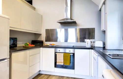 Troon Cabine | TheLodge - sleeps 4 guests in 2 bedrooms