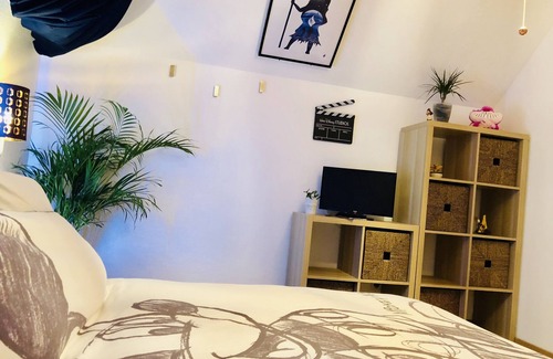 Magny-le-Hongre Maison | Chambre d’hôte à thème a 2,4Km du parc