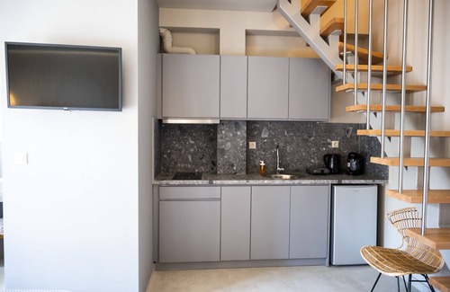 Kato Diminio Maison | Theros Suites