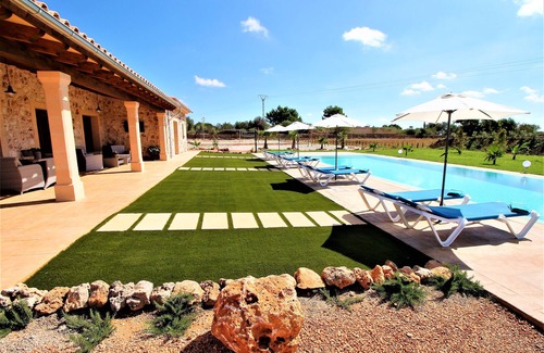 Son Antem Maison | Ce sont Pieres Nou. finca rustique moderne avec terrain de volley et piscine de 15m