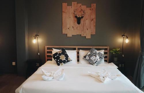 Karon Maison | Thira House