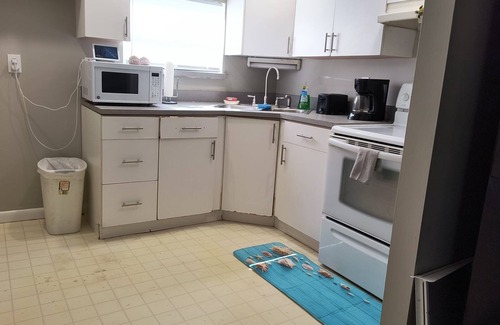 DeLand Maison | This a very nice area and its 30 from Daytona Beach, Orlando. Close to downtown