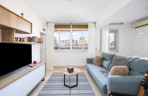 Cornella de Llobregat Appartement | This apartment is a 2 bedroom(s), 1 bathrooms, located in Cornellà de Llobregat, Catalunya.