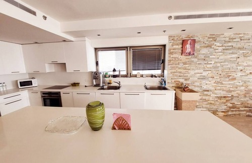 Netanya Appartement | This apartment is a 1 bedroom(s), 1.5 bathrooms, located in Netanya, Center District.