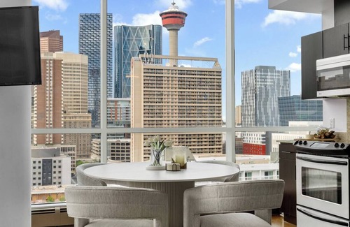 Beltline Appartement | This apartment is a 2 bedroom(s), 2 bathrooms, located in Calgary, AB.