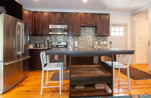 Lake Claire Appartement | This apartment is a 2 bedroom(s), 1 bathrooms, located in Atlanta, GA.
