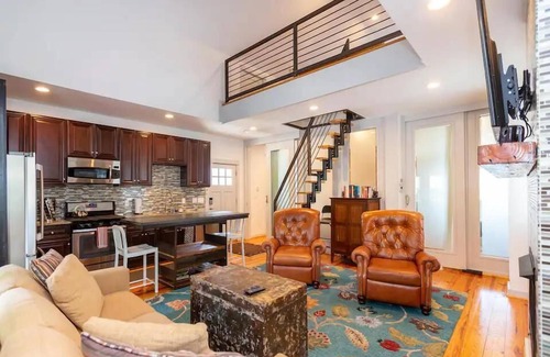 Lake Claire Appartement | This apartment is a 2 bedroom(s), 1 bathrooms, located in Atlanta, GA.