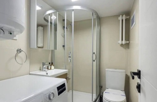 Osmanbey Appartement | This apartment is a 2 bedroom(s), 1 bathrooms, located in Şişli, İstanbul.