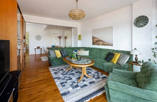 Arnavutkoy Appartement | This apartment is a 2 bedroom(s), 1 bathrooms, located in Beşiktaş, İstanbul.