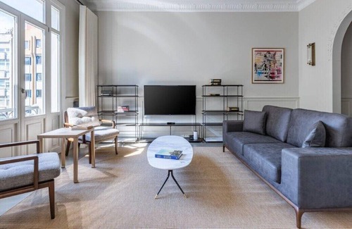 Nisantasi Appartement | This apartment is a 3 bedroom(s), 3.5 bathrooms, located in Şişli, İstanbul.