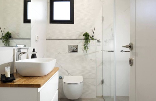 Tiberias Appartement | This apartment is a 3 bedroom(s), 2 bathrooms, located in Tiberias, North District.