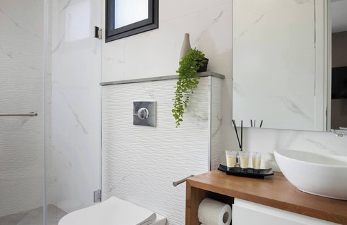 Tiberias Appartement | This apartment is a 3 bedroom(s), 2 bathrooms, located in Tiberias, North District.