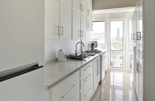 Besiktas Appartement | This apartment is a 3 bedroom(s), 1 bathrooms, located in Beşiktaş, İstanbul.