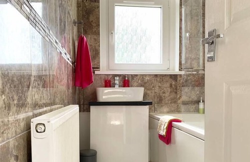 Motherwell Appartement | A modern and vibrantly designed apartment