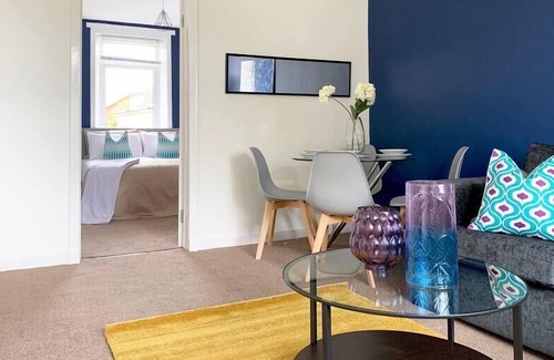 Motherwell Appartement | A modern and vibrantly designed apartment