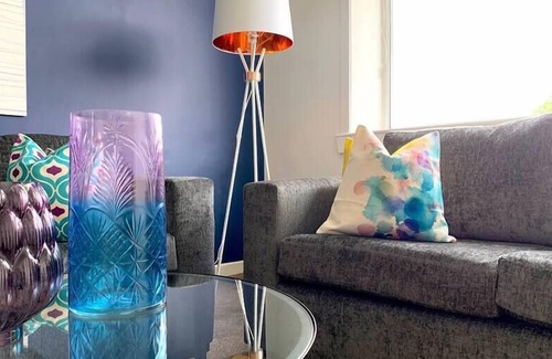 Motherwell Appartement | A modern and vibrantly designed apartment