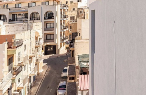 Madliena Appartement | This apartment is a 2 bedroom(s), 1 bathrooms, located in Il-Mellieħa, null.
