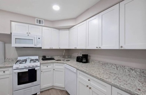 Society Hill Appartement | This apartment is a 2 bedroom(s), 1 bathrooms, located in Philadelphia, PA.