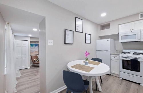 Society Hill Appartement | This apartment is a 2 bedroom(s), 1 bathrooms, located in Philadelphia, PA.