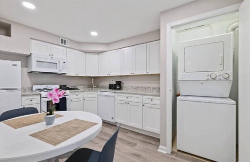 Society Hill Appartement | This apartment is a 2 bedroom(s), 1 bathrooms, located in Philadelphia, PA.