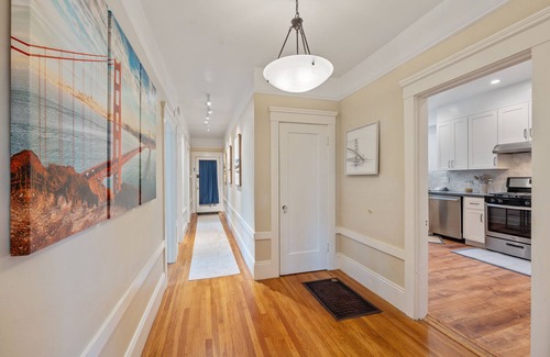 Inner Richmond Appartement | This apartment is a 2 bedroom(s), 1 bathrooms, located in San Francisco, CA.