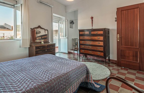 El Pedroso Maison | This attractive vacation home is the ideal place for a nice and relaxing vacation.