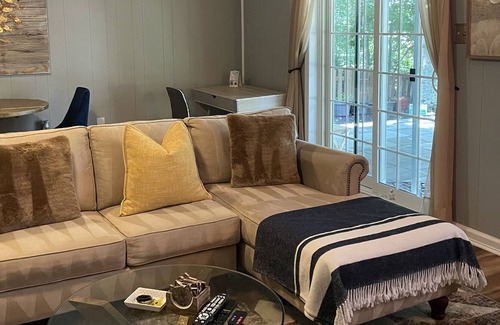 Lake Ridge Maison | This basement apartment is fully updated, modern, clean and cozy. .
