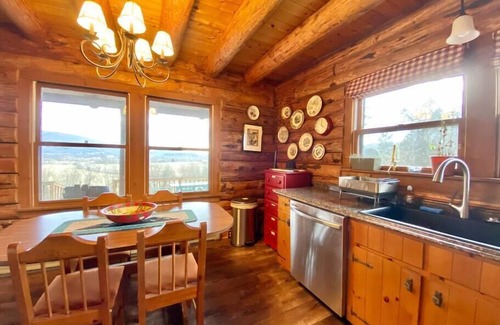 Paw Paw Cabine | Flying E-Privacy with River Views