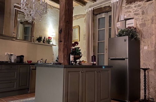 Lauzun Maison | This chic townhouse in centre of thriving Bastide village.