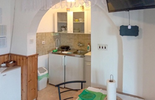 Martinscica Appartement | This compact studio flat is just a stone's throw from the pebble beach.
