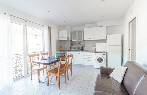 Beausoleil Copropriété | This condominium is a 1 bedroom(s), 1 bathrooms, located in Beausoleil , AL.