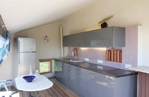 Manas Maison | 3 chambres hébergement à Manas