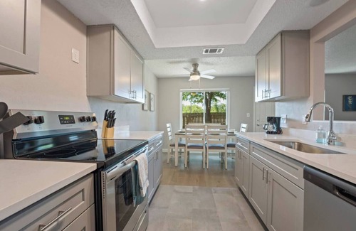 Springwoods Appartement | This duplex is a 2 bedroom(s), 2.5 bathrooms, located in Austin, TX.