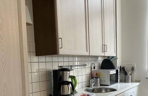 Hamburg-Barmbek Appartement | This furnished 1-room-apartment is located in our apartment house at Kunaustraße on the ground floor and is quietly located to the back.