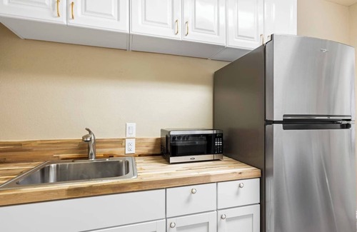 Circle C Ranch Maison | This guest house is a 2 bedroom(s), 1.5 bathrooms, located in Austin, TX.