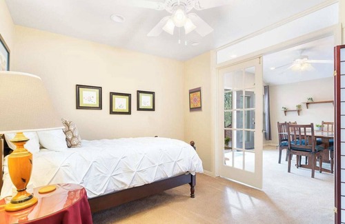 Circle C Ranch Maison | This guest house is a 2 bedroom(s), 1.5 bathrooms, located in Austin, TX.
