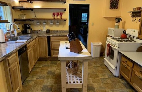 Ashford Cabine | This historic cabin is just a few miles from Mt Rainier National Park. Pet friendly. Fish pond, pastures, old cedars, 11-acres. Private hot tub surrounded by grove of old cedars.