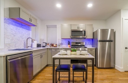 Corn Hill Maison | This house is a 1 bedroom(s), 1 bathrooms, located in Rochester, NY.