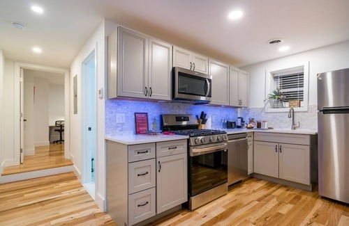 Corn Hill Maison | This house is a 1 bedroom(s), 1 bathrooms, located in Rochester, NY.