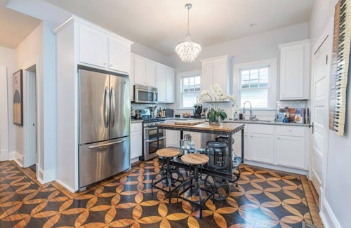 Lexington Maison | This house is a 2 bedroom(s), 2 bathrooms, located in Lexington, KY.