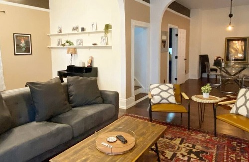 Whittier Maison | This house is a 2 bedroom(s), 2 bathrooms, located in Denver, CO.