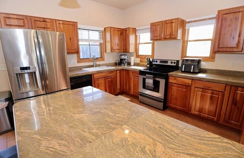 West University Maison | This house is a 2 bedroom(s), 3 bathrooms, located in Tucson, AZ.
