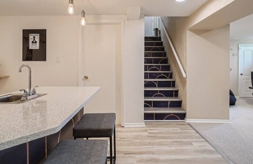 Southeast Maison | This house is a 4 bedroom(s), 2 bathrooms, located in Denver, CO.