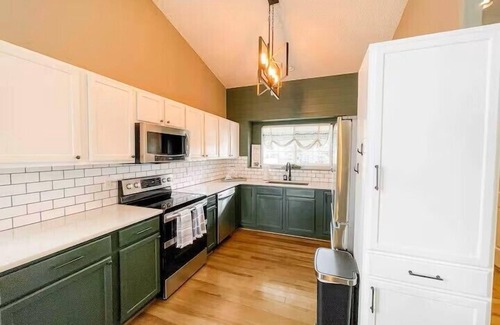 Palmer Lake Maison | This house is a 5 bedroom(s), 3 bathrooms, located in Palmer Lake, CO.