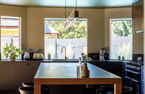 Lake Wendouree Maison | This house is a 4 bedroom(s), 2.5 bathrooms, located in Lake Wendouree, VIC.
